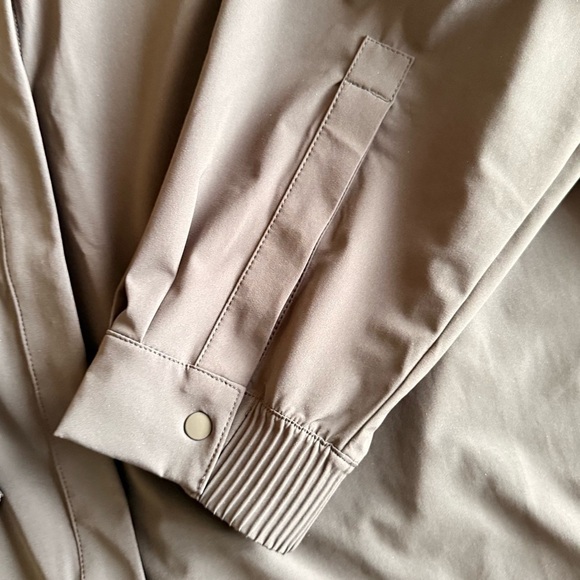 Nike 24.7 PerfectStretch Black Shirt for Women - Picture 6 of 13